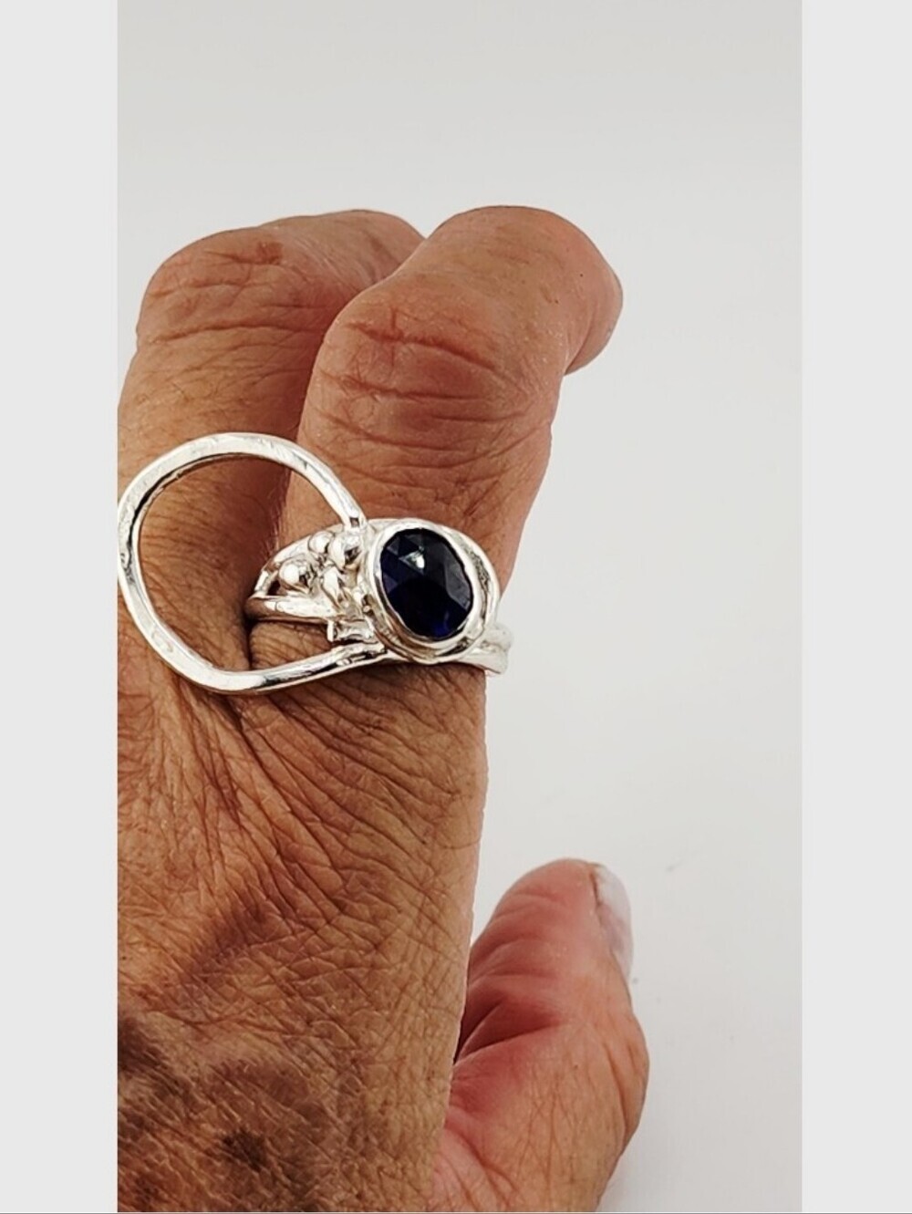 BLUE SAPHIRE HANDMADE RING BRUTALIST DESIGN IN RECYCLED STERLING SILVER SIZE 7